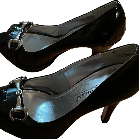 Anne Michelle Black Open Toe Buckle Heels Size 6 - Picture 5 of 8